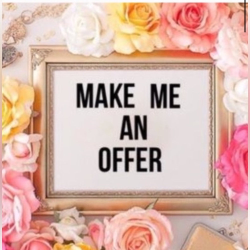 REASONABLE OFFERS WELCOME ! 🩷